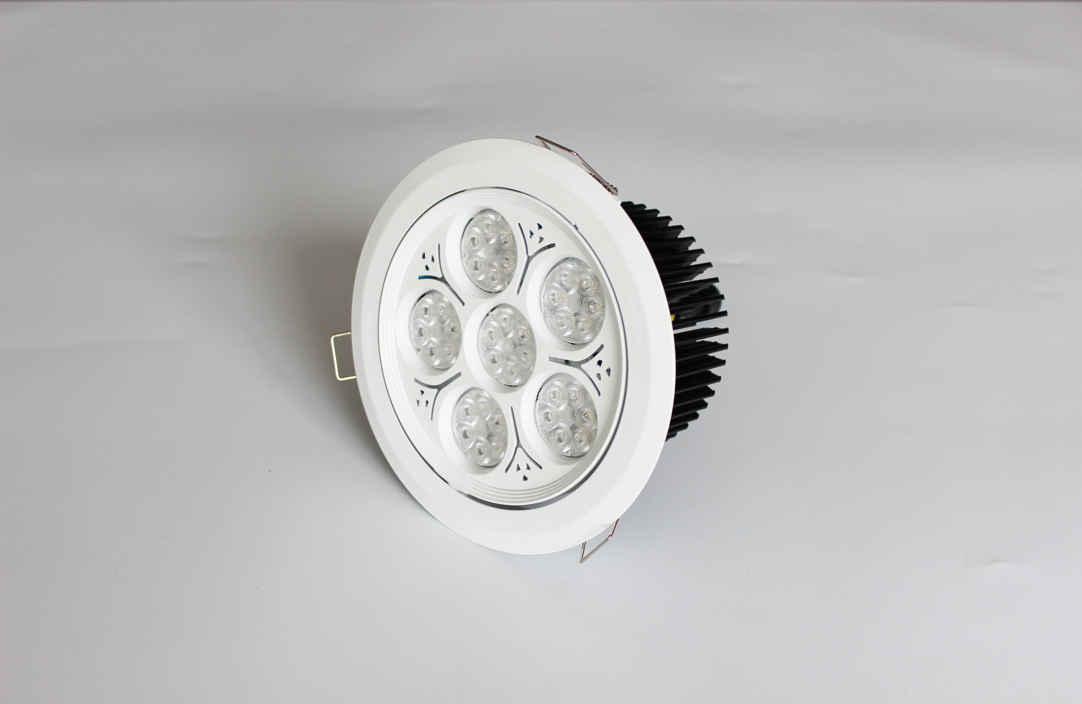 LED光源的可替代性 白皮書 (摘要) --源自ZVEI（德國電子電器制造商協(xié)會(huì)）lighting division