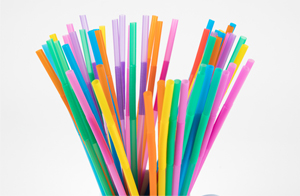 美國(guó)加州通過(guò)法案禁止餐廳使用塑料吸管