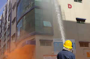 以演代練 防患未然 三山實(shí)業(yè)聯(lián)合沃特集團(tuán)開展消防應(yīng)急演練